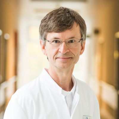 Dr. Tomas Ritschel