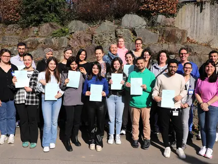 Internationale Pflegekräfte werden intensiv für ihren Einsatz in Deutschland geschult.